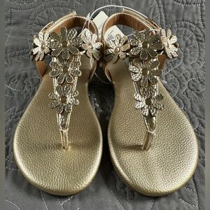 Thereabouts Big Girls Gold Hazel Adjustable Strap Flat Sandals NWT Big Girls 5